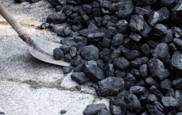 Ogrzewanie domu: ceny węgla i drewna we wrześniu 2024 roku